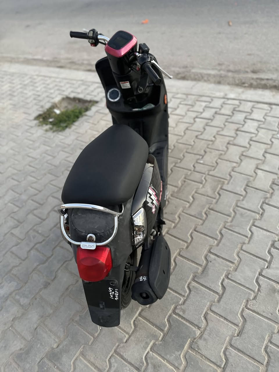 السلام عليكم ماكس بوليسي مسطره للبيع دراجه وكاله كفاله عامه صارلهه4ايام من طالعه وصلهه موجود وشوف بعينك نضافه وبرغي مامبدل  بيهه هذا رقمي رجاء بس شراي يتصل ***********
