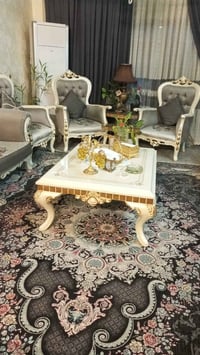 تخم اخو جديد ..مستعمل5اشهر فقط ...واريد ابيعة  10مقاعد تخم ملكي    خشب...