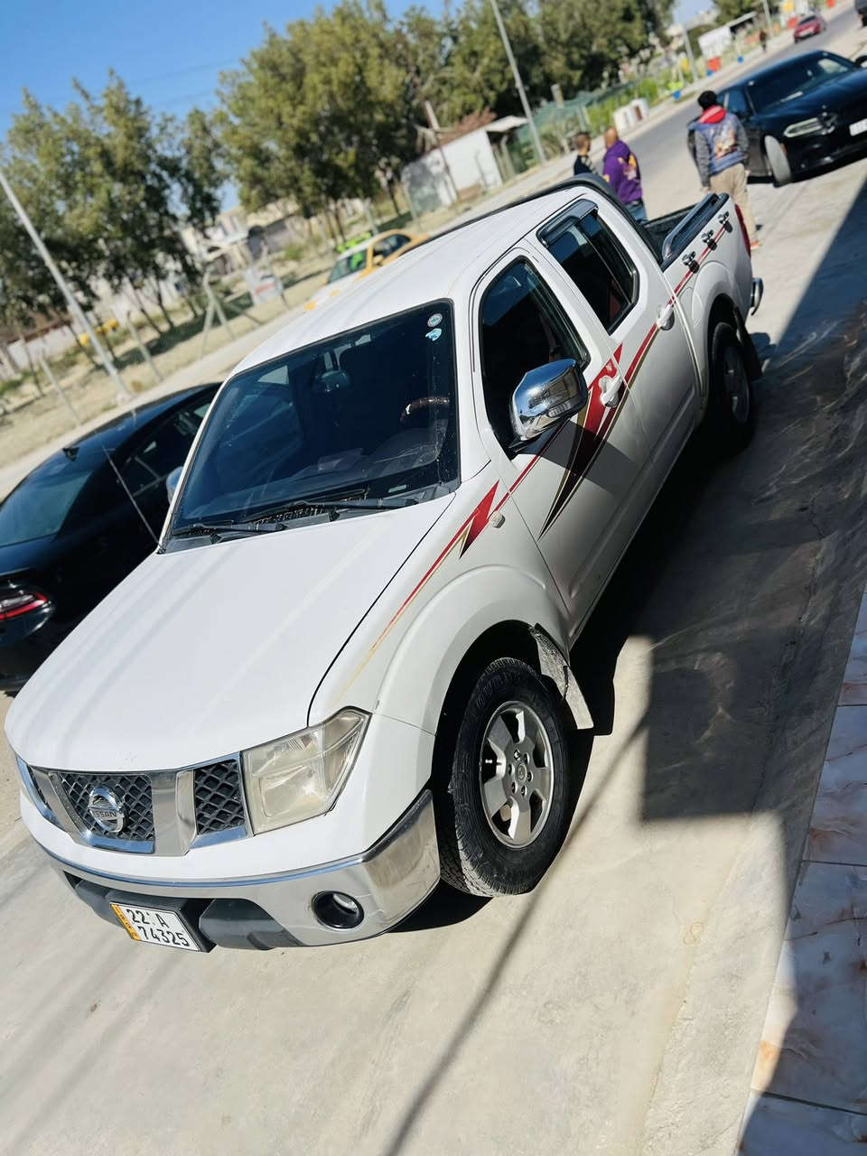 السلام عليكم
نيفارا موديل 2009 
كير ومكينه ففي تي ( محور ) 
VVT  
بصمة 
تشغيل عن بعد 
كير ومكينه مكفولات 
تبريد نقص غاز 
داخل نضيف 110‎%‎ 
تخم تاير 
حدادية 
بيها بارد فقط مكفوله لغود وشواصي ودواخل 
رقم اربيل باسمي تريد تحويل تريد وكاله 
مكاني بابل سدة الهندية 
***********
