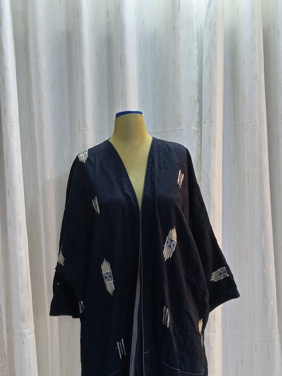 السلام عليكم توفرت شلعة ٣٥ عبايه خليجيه السعر ٢٠٠ ألف
هاي صور بعض القطع
إلي يريدهن يتواصل على الخاص
@إشارة


**إذا كنت صاحب هذا الإعلان وتريد حذفه لأي سبب، رجاءا أرسل رسالة إلى الدعم الفني**