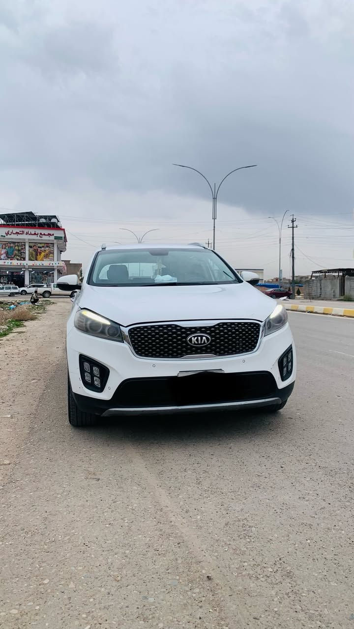 السلام عليكم
للبيع كيا سورينتو موديل 2015 خليجي سبعه راكب محرك عادي 6 سلندر السياره ضررها باب السايق وشبر بالجاملغ الامامي فقط نضافة السيارة ما شاء الله محرك وگير خير وبركه مواصفات بصمة تشغيل بصمات الابواب اشارة ترحيب حساسات محيطة كامرا خلفيه ثلاث انضمة قيادة وباقي المواصفات العامه معروفه
 رقم اربيل تحويل ثاني يوم السياره ماشيه 165الف كيلو     السعر 188 ورقه وبيها مجال مكان السيارة صلاح الدين .. العلم 
 للأستفسار    ***********
