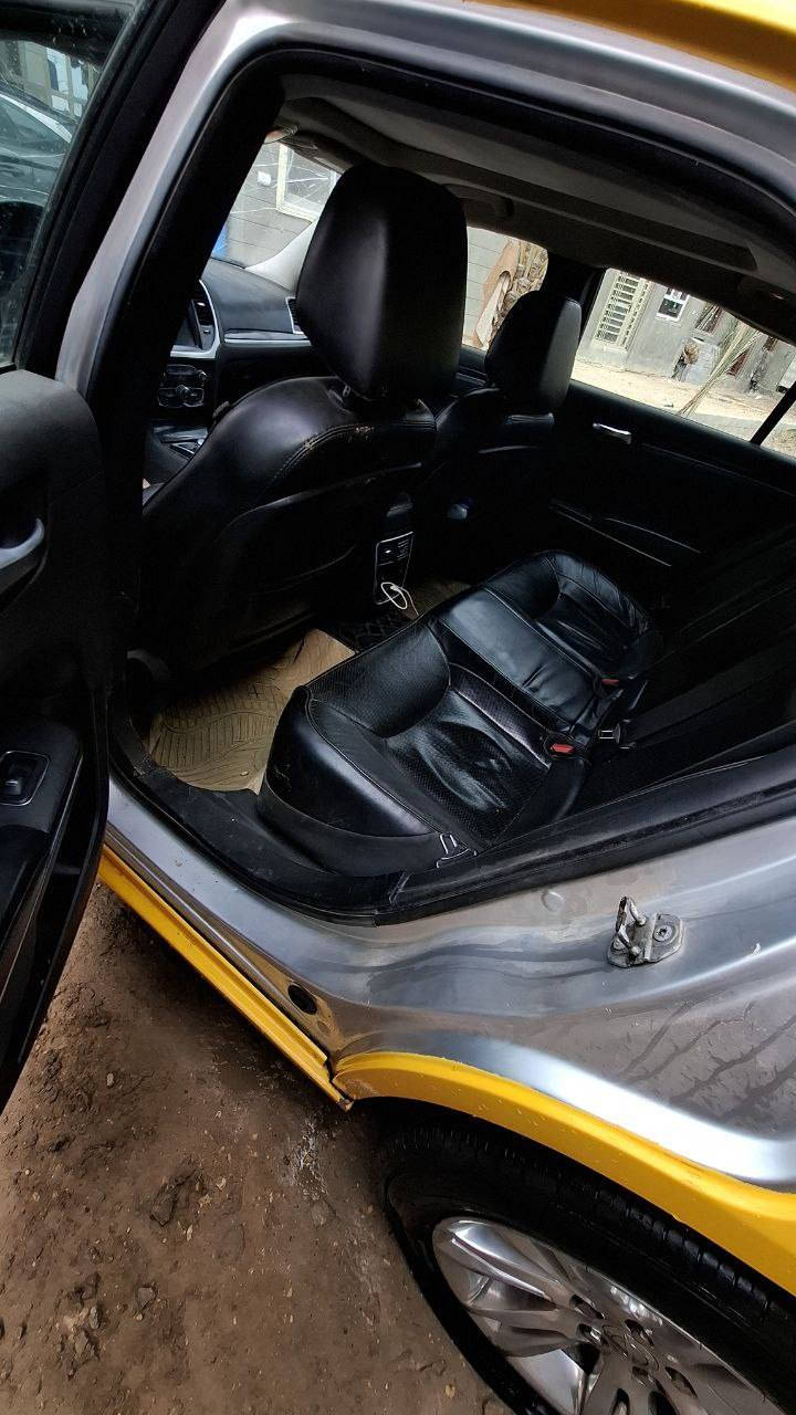 سلام عليكم أوباما  موديل 20 اصل اصل     (السعر 150 وبيها مجال بسيط   (تو ويل) محرك  V6  3.6 L  وراد كندي  السياره حادث  سابق  حافت البونيد  وباب السايق    صار بيها  حادث  بل عراق    هم حافت البونيد
الموصفات
شاشه كبير 
كير موس  
كامره خلفيه دواره 
تبريد كشن 
تسخين كشن 
كشن جلد 
نضام صوت
 فتحه سقف الكبيره  دبل  فتحه
المكان كربلاء  شارع أحمد الوائلي
رقم الاتصال *********** هنا وتساب 
***********
السعر  بلاش  والله 150 ورقه
