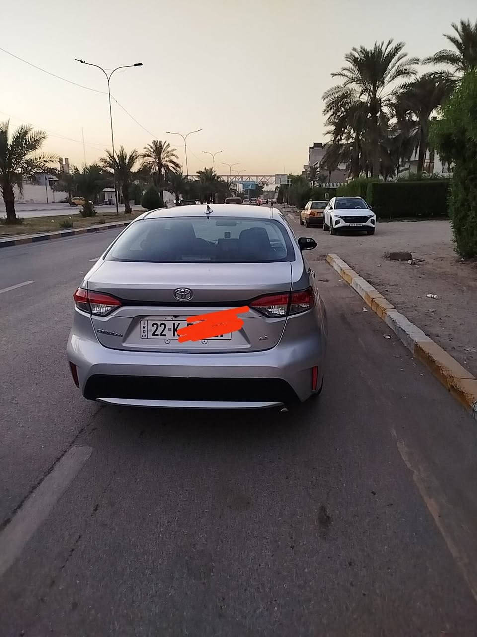 السلام عليكم
كورلا وارد امريكي حادث جانبي 
 موديل 2021 
رقم اربيل الجديد بأسمي 
ماشية 61 الف ميل قابل للزيادة 
رادار مانع تصادم 
تحديد مسار 
هاند بريك بصمة 
بيها صبغ الباب والجاملغ والجاملغ الخلفي جهة السائق والصندوق 
شواصي لغود مكفولة 
سيارة حلوة وجانيها 
مكان السيارة بغداد الأعظمية 
السعر ١٤٠ ورقة وبيها مجال 
***********
