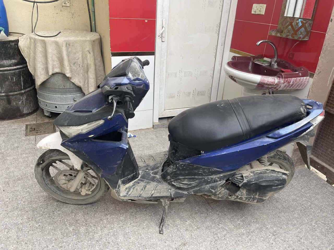 سلام عليكم دراجه البيع طافيه ماتشتغل وكايمه ابيع كوم حديد سعرهه 150  بيهه مجال مكاني  ***********
