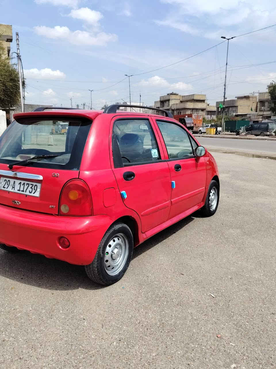 سلام عليكم 
للبيع كيو كيو سياره مكفولة كفاله عامه 
فقط جاملغ صبغ أمامي بدون ضربة 
كير اوتو تبريد شغال صدر تخم تاير باتري كلة جديد 
موديل 13 رقم واسط مشروع وطني تحويل بكل دوائر بغداد السعر 29 ورقة مكاني بغداد 
سياره اي نقص مابيهة كير محرك مكفول 
***********
