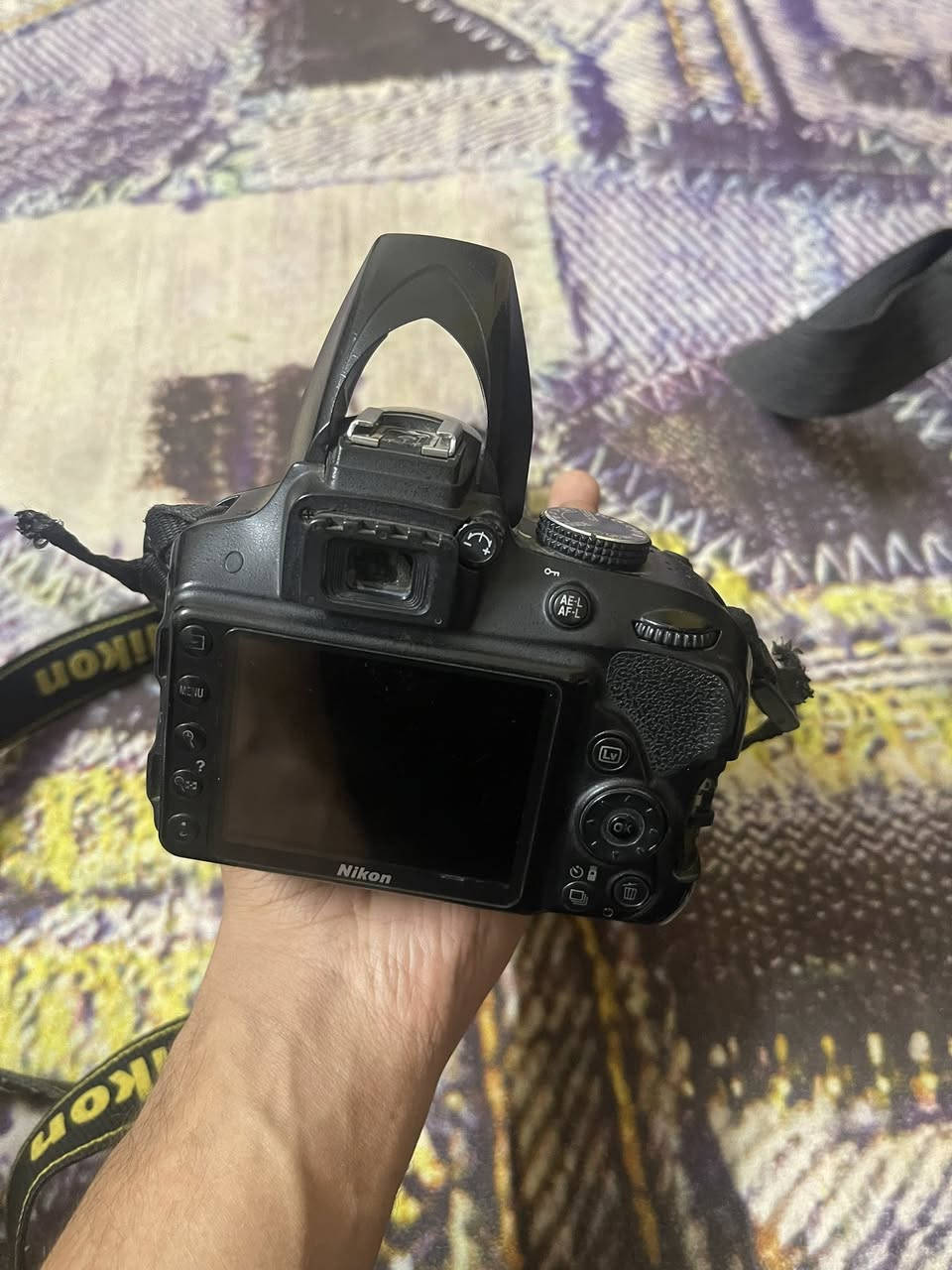 السلام عليكم
كامره نيكون 3100D استخدام شخصي 
كامل ملحقاتها 
السعر خاص 
***********
