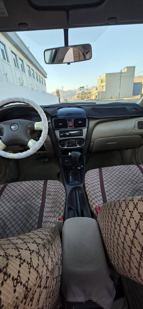 سە نی یابانی  2002 گیر ئۆتۆماتیک 
کامل بۆیاغە  بێ لیدراو  سە یارە کە زۆر نمونە وجوانە بە ناو خۆمە شوین چوارقوڕنە   ***********
