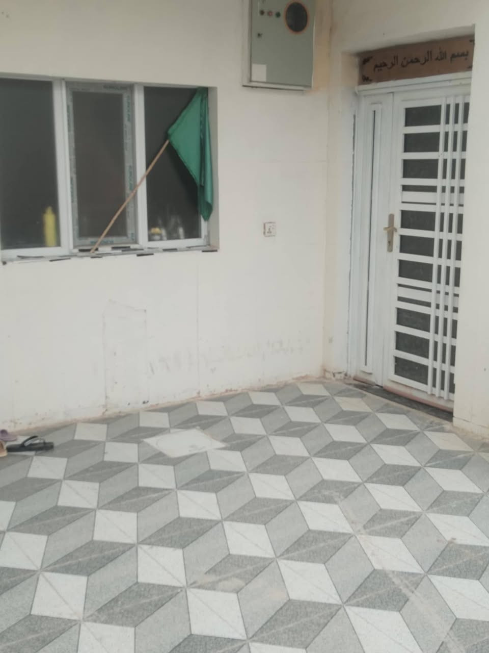 دار للبيع طابو صرف مساحه 200م يتكون من4نوم و هول وستقبال ومطبخ وصحيات ارضية كاشي صب مسلح العنوان حي المهندسين خلف مدرسة النجوم شارع عريض للاستفسار الاتصال ***********
***********
