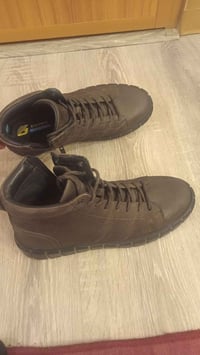 نمرة 42 • جديد • امريكي