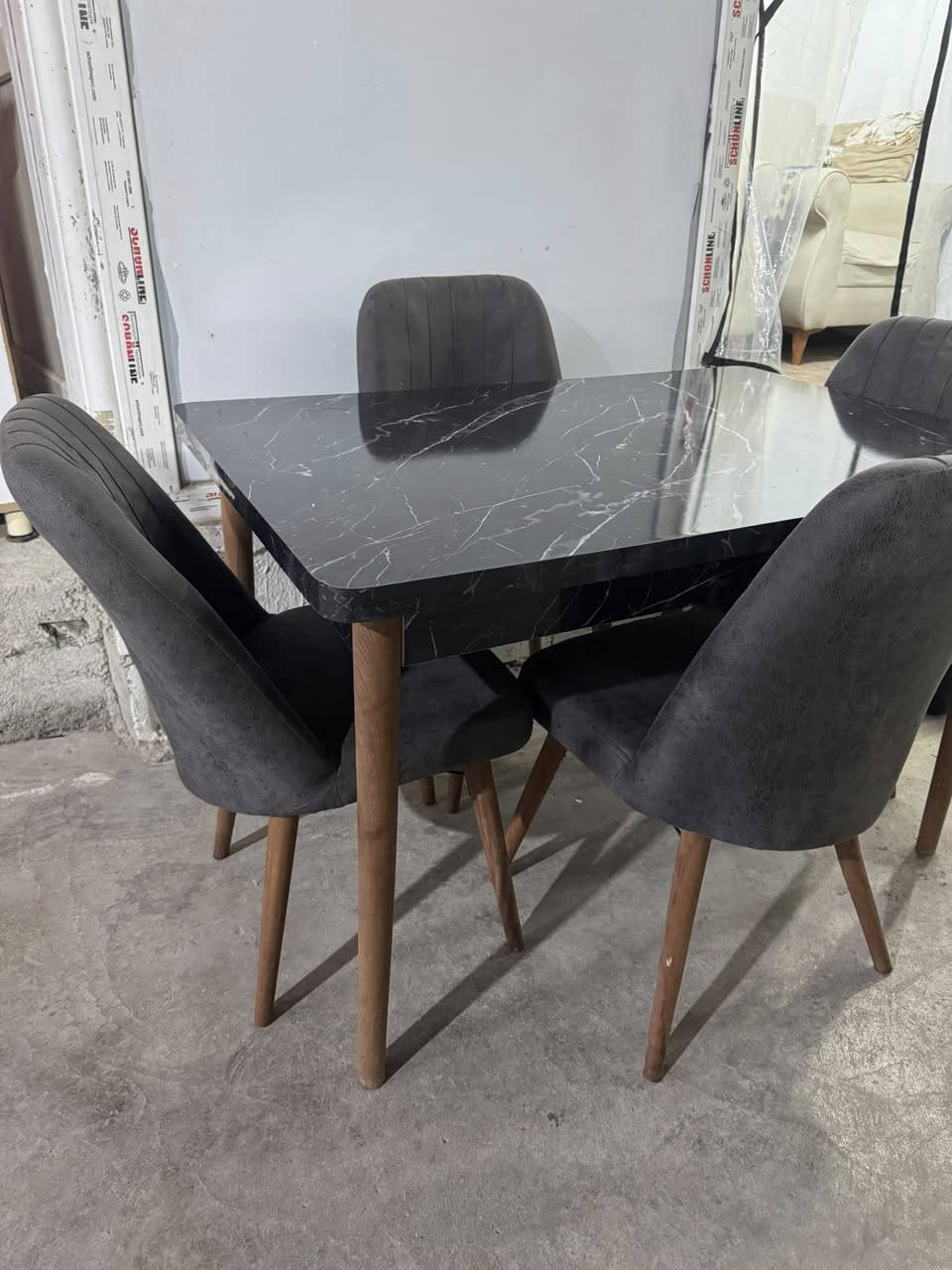 مجموعه اغراض منزليه للبيع باسعار مناسبه للستفسار ***********
