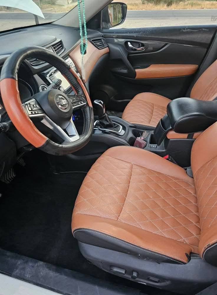 للبيع نسيان روج موديل ٢٠٢٠ وارد أمريكي فئة SV ضرر جاملغ وبنيد بدون دواخل شرط صور الضرر بالمنشور. 
رقم بغداد باسمي محرك ٢٥٠٠ المرغوب سنوية جديدة وسونار بالمنشور.
السيارة جديدة جدأ مابيه اي نقص حدادية تخم تاير جديد .
المواصفات // كشنات جلد كشن كهرباء جنطة كهرباء بصمة تشغيل عن بعد حساسات خلفية. 
السعر ١٥٥ $  وبيه مجال  للاتصال ***********
***********
