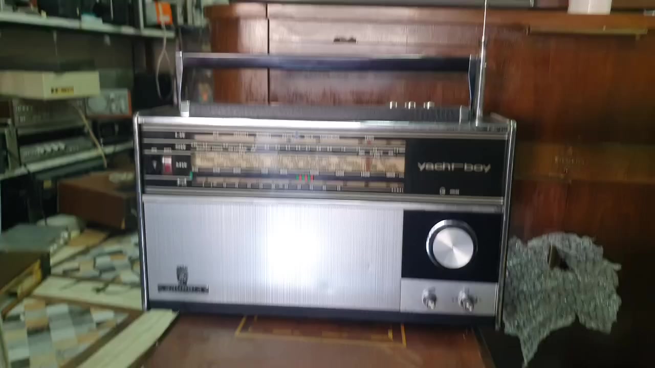 الرادیوو کرووندک 
مودیل/ yacht boy 
fm108 mw sw


**إذا كنت صاحب هذا الإعلان وتريد حذفه لأي سبب، رجاءا أرسل رسالة إلى الدعم الفني**