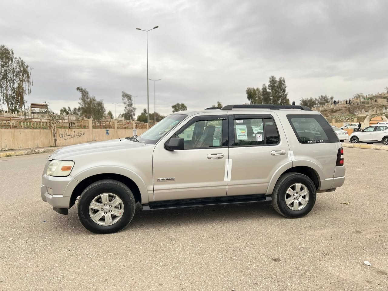 سلام عليكم سيارة فورد اكسبلور موديل (2008)محرك 6سلندرگيرومحرك شرط فحس سيارة كلين مابيه صبوخ و بدون ضرب و بدون شخط مواصفات خليجي شركه نيڤا 7راكب جامات كهربائي قوفل مركزي سويج كنترول ABCتبريد حارو بارد شغل تبريد مركزي تاخم ويل كروم وتايراتً جديد تاخم صدر كول جديد كهربائيات عام شغل سيارة 🚙 شرط كول مابيه نقص سنوي جديد راقم جديد و بسمي شرط تحويل واوكال سعرة 103💵بيه مجال 📞📞***********
