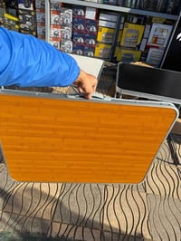 طاولة قابلة للطي • ٨٠×٥٠سم • خفيفة الوزن