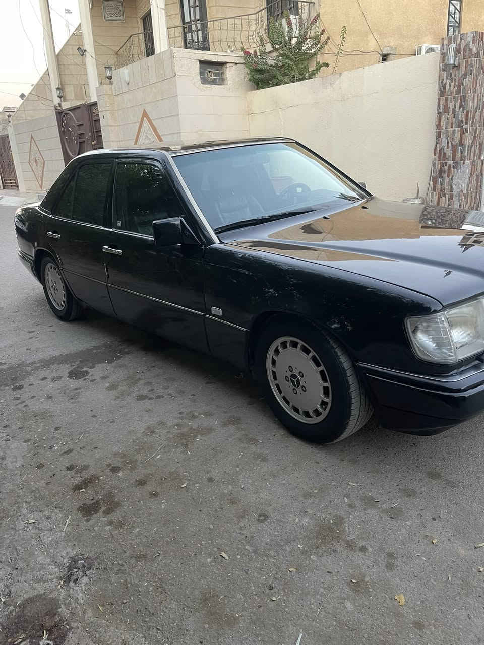 السلام عليكم مارسدس دب 91 مكينة عنكبوت  300  السيارة محدثة بيبي 320  رقم انبار مشروع وطني السنوية  ماصاقطة ال 27  بسمي مكينة كير كفالة لا تنقيص لاتبخير كير جديد تبريد ثلج تدفئةصدر جديد غرفة جلد مقاعد كهرباء بردة كهرباء مري كهرباء كلهن شغالات منضومت زنون السيارة جاهزة من كل النواحي مابيهة شي نقص السعر  73 وبيهة مجال مكان ديالى المقدادية رقم ***********
