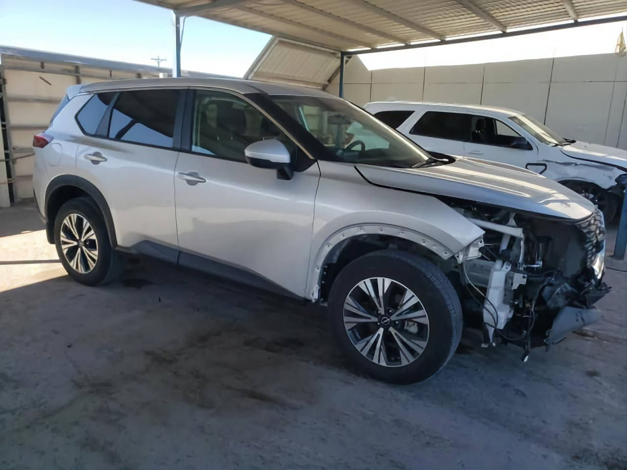 نيسان روج موديل 22
مواصفات  SV AWD
محرك 1.5 تيربو 201 حصان وعزم 300 نيوتن
رادار امامي وخلفي 
توقف ذاتي
اوتو هولد 
اوتو ستار
خمس اوضاع قيادة
نقطة عمياء
كامرة خلفية 
تبريد امامي خلفي 
فول تحكم ستيرنك مع اوامر صوتية
شاشة تدعم ابل كار بلي واندرويد اوتو
لايت ليد مع انارة نهارية
العداد 50 الف ميل 
السيارة جديدة بمعنى الكلمة 
الحادث خفيف جدا واضح بالصورة 
 تخم تايرات جديده
 مكفول كفالة عامة محرك كير تبريد شرط بلادي برغي ما مفتوح صور الحادث 👇 مرفقة 
السعر 152  رقم اربيل تريد تحويل تريد وكاله

مزيد من التفاصيل الاتصال على الرقم 
***********
مكان السيارة بغداد...مجمع بسمايه
