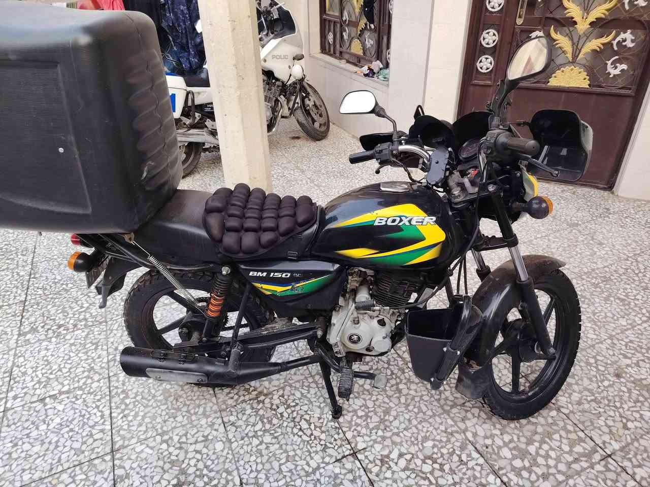 سلام عليكم شباب دراجه بوكسر موديل 23 مرقم انگليزي بغداد للبيع السعر مليونين وربع وبيها مجال متواجد فقط على هذا الرقم او وتساب *********** مكاني بغداد المدينه
