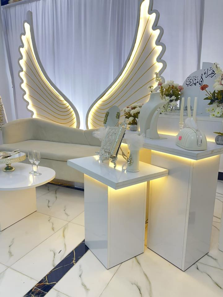 السلام عليكم
كوشتين للبيع كامل الاوله لون بيجي معا خشبي 3لوحات +6طبلات وشازلون جديد شغل درجه اوله ndfثكيل 

الشكل الثاني شكل الفراشه معا الركن شغل ثكيل ايضا 

المكان البصره للتواصل او الاستفسار اكثر خاص او على رقم ***********
