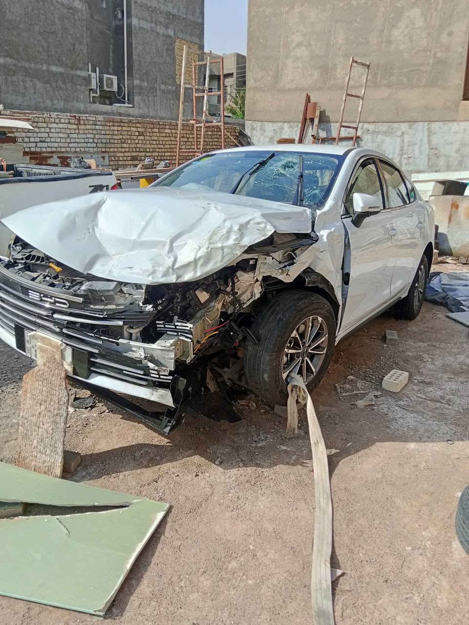 سلام عليكم بي واي دي موديل 25رقم بصرة للبيع علا حادثهة ***********
