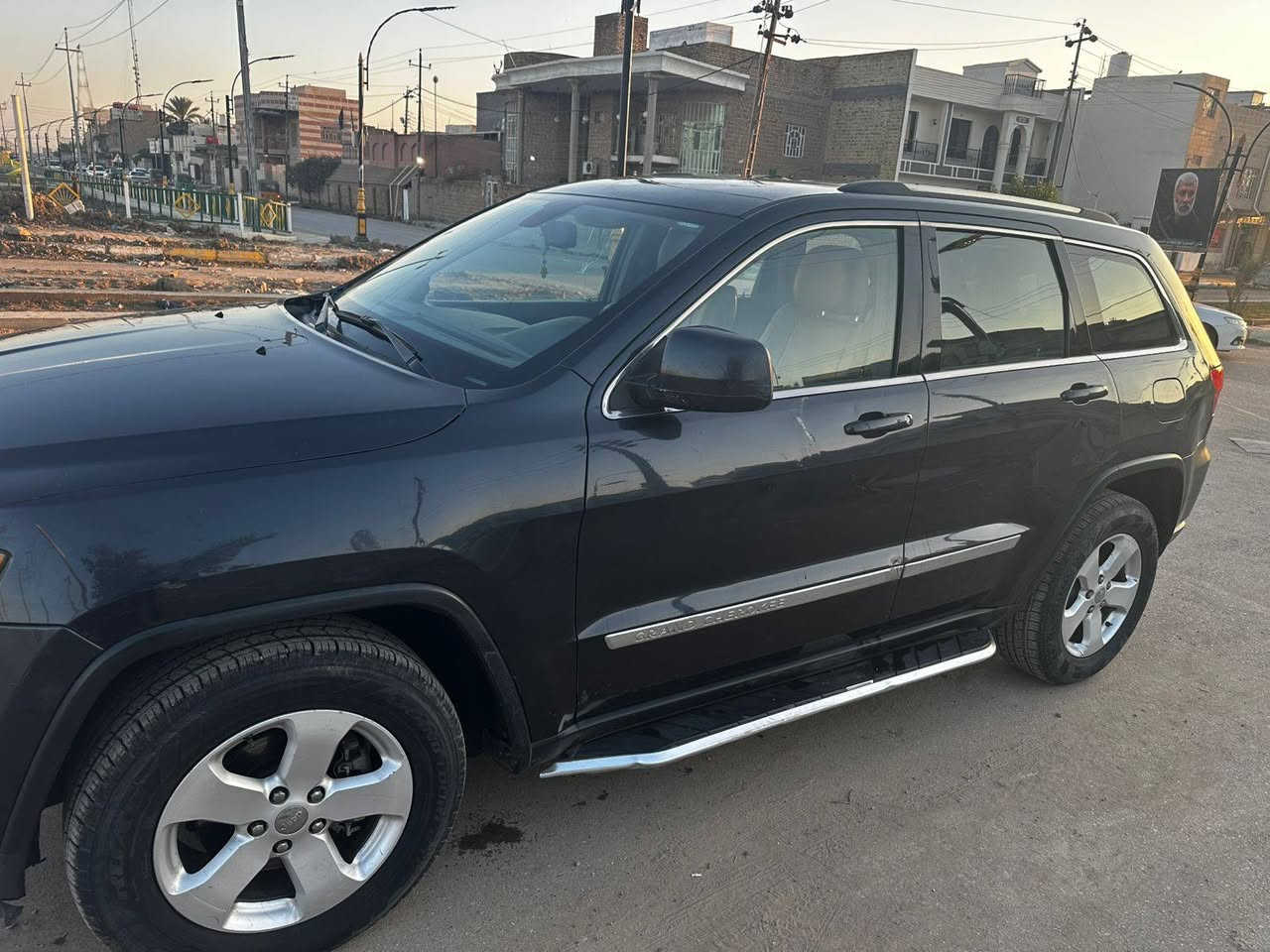 جيب لاريدو 2013  وارد امريكي 
لا لغد لا شواصي لا ايرباك كلهن مكفولات
ضربة خفيفة جدا
ماشية 152  ميل
رقم بغداد 
شرط التحويل والغرامات
تحكم ستيرن
تدفئة كشنات
تبريد قطعتين
شاشة جبيرة
كشنات جلد
صدر وتايرات جديد
يوجد بعض الشخوط والرصعات البسيطة
مكان السيارة بغداد

للاستفسار 
***********
