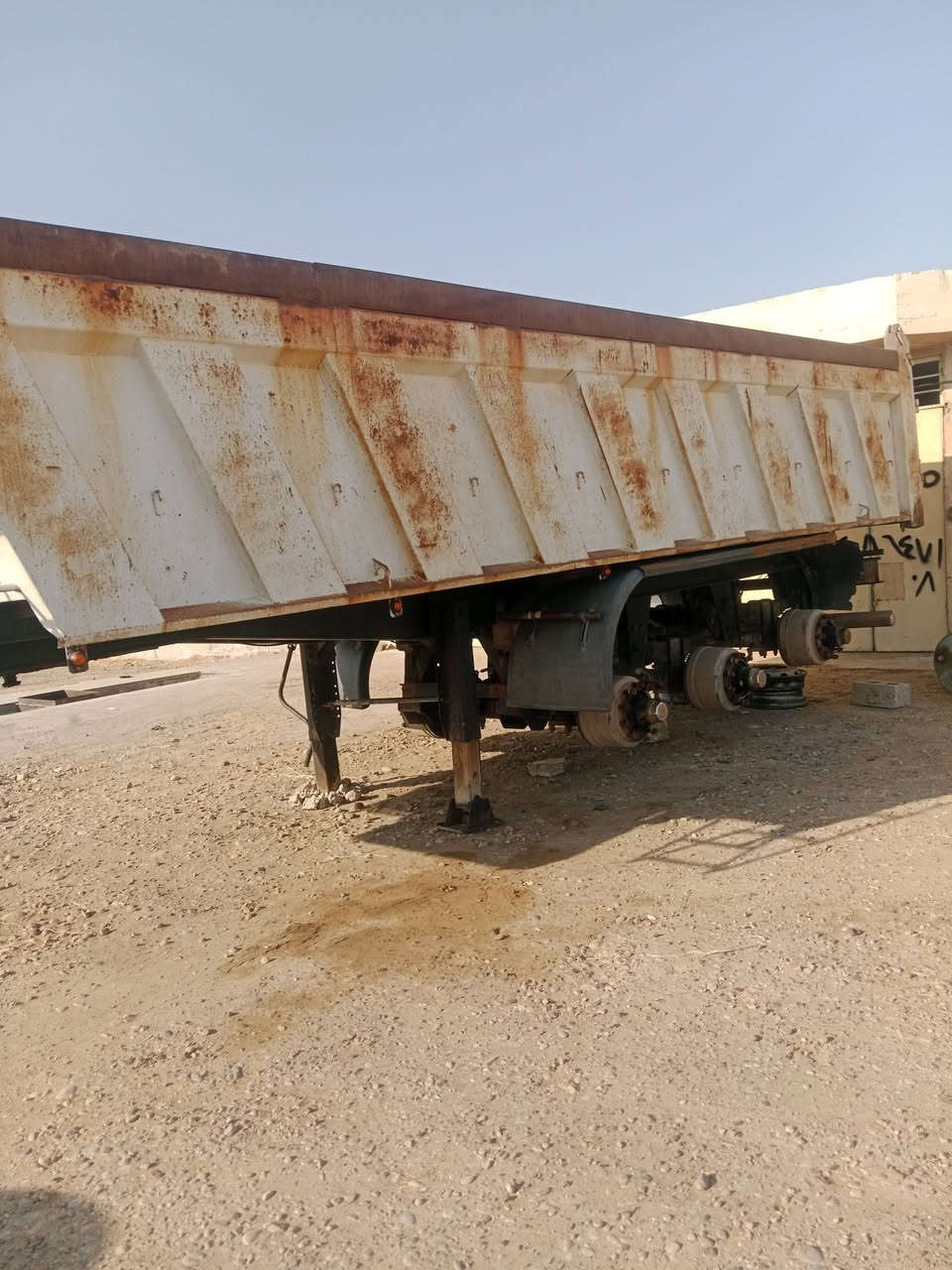 عربانه3محاور للبيع بدون تاير للاستفسار الاتصال ***********
