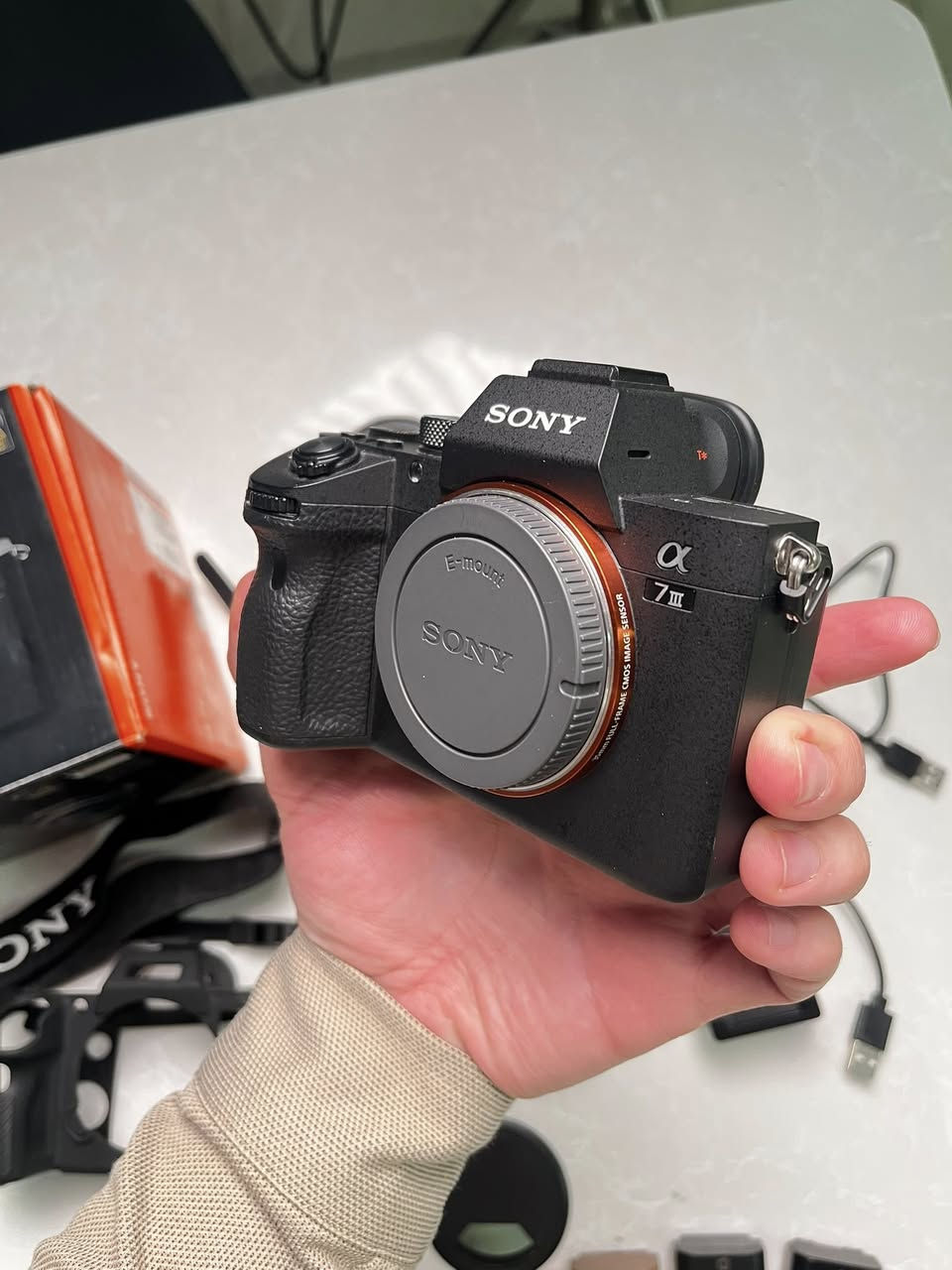 Sony 7 III
النظافة 100%

الشتر 13k

بطاريات عدد ٣ واحد منهم شحن تايب سي 

الكارتونة والغراض كاملة 

مع جلاتين ولزكة ضد الكسر 

رام 64g

السعر 

شاحنة للبطاريات 

1,375,000

مكاني المنصور الداوودي 

***********
