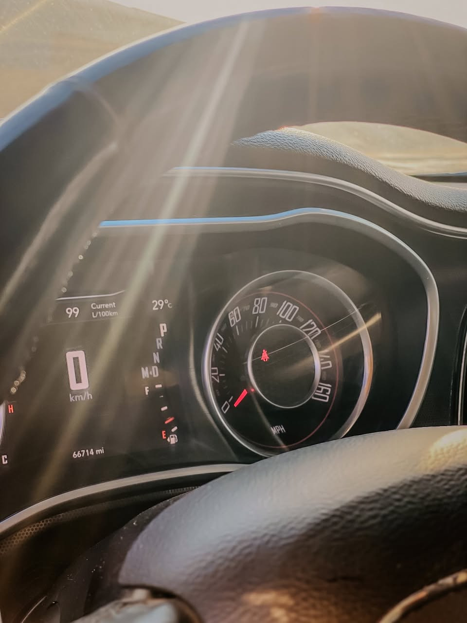 دودج جالنجر 2015 SXT Plus للبيع
🔹 اللون: مميز ونظيف
🔹 الحالة: ممتازة وجاهزة من كل شيء
🔹 الممشى: فقط 66 ألف

السيارة خالية من الحوادث ومكفولة، الهيكل والدواخل سليمة 100%.

المواصفات:
 • مقاعد جلد مع تدفئة وتبريد
 • تدفئة ستيرن
 • نظام Super Track Pack – SRT أصلي من الشركة
(فلنجات، دسكات، قير، أكسل – قطع وتصميم SRT)
 • أداء ومواصفات أعلى من أغلب فئات الـ V6

💰 السعر: 19,000$
📉 قابل للتفاوض البسي

***********
