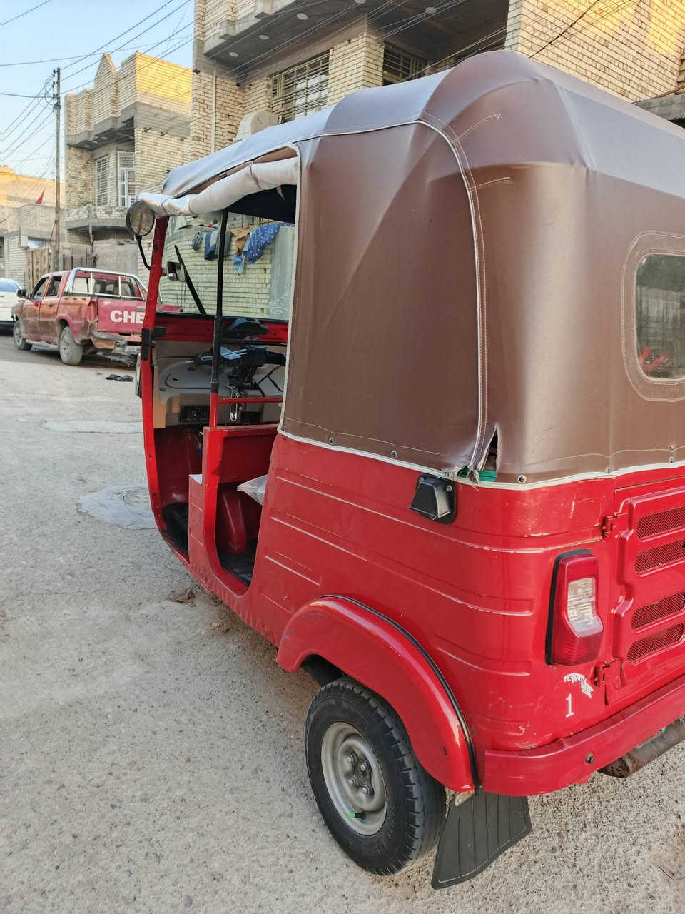 تكتك موديل 2018 نضيفه 
مكاني الرئاسه شارع عشرين 
رقم الهاتف ***********
