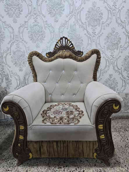 قنفات للبيع مستعمله نظيف مثل ماموجود بالصور عشر نفرات ٥٥٠ وبي مجال حك الجيه للتواصل ***********
