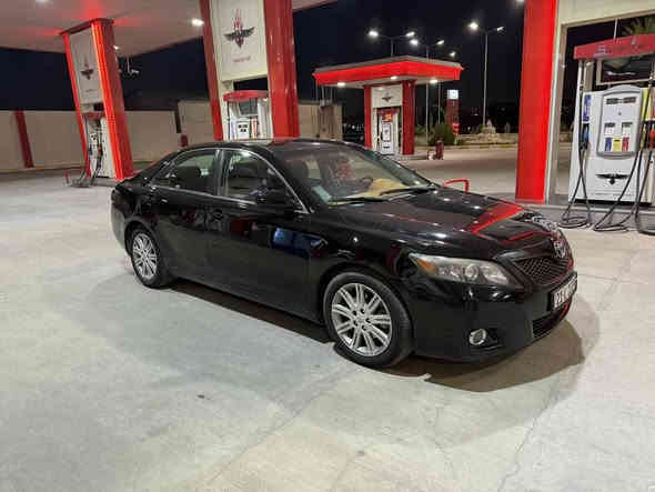 للبيع تويوتا كامري . موديل . 2009.. . 
  رقم سنوية وهزة جديد 
 محرك 6 سلندر ....  كير بشرط 
   سيارة قطعة وحدة صبغ ..بدون دواخل 
تخم تاير وتبريد وحدادية كله بشرط 
   السعر .    88.   وبي مجال 
    ***********
