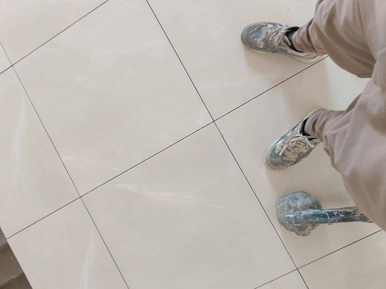 خلفه سيراميك متفرغ للعمل
نعمل سيراميك مرمر كرانيت 
بايات درج حجر قرض بورسلين 
استفسار اكثر اتصل
 *********** واتساب 
‏‪***********‬‏ واتساب 
‏‪مستعدون لكافه أعمال الترميم
