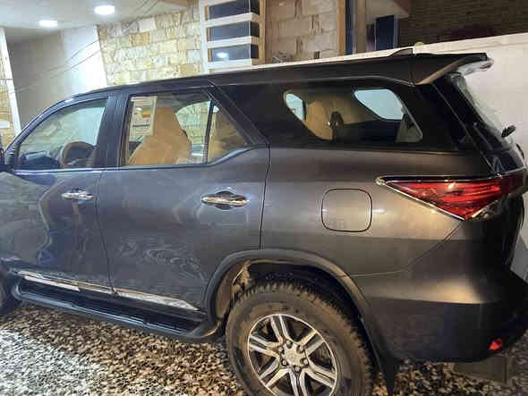 السلام عليكم 
فورجنر موديل ٢٠٢٣ رقم بغداد مشروع وطني ماشيه 4الف بوضع الشركه خليجيه 

بسمي تحويل ثاني يوم   

زيرو

محرك 4 سلندر 2700.ccvvti

وضعيات قيادة BOER. ECCO

نضام مانع انزلاق 

حساسات امامية

مري كهرباء شفط 

اشارة بل مري 

شاشة كبيرة Car play

شاحن وايرلس لاسلكي

صاج بلادي 

لايت زنون ناصي وعالي +LED نهاري 

اضاءة ليزريه ليلي ازرق 

وليلي بك لايت 

تحكم استيرن جهتين 

3قطع تبريد 

7راكب 

السعر 280

الاتصال ***********

***********

***********
