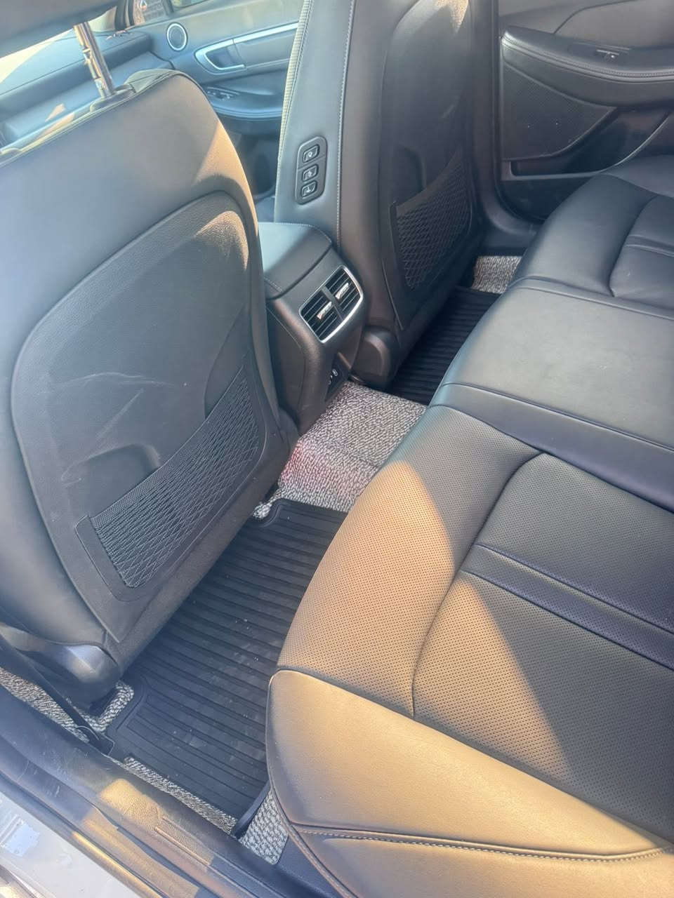 سوناتا غاز موديل 24 وارد كوري فقط جاملغ صبغ الأيسر امامي غير هذا مكفوله سياره. بعد 20 يوم توصل بصره.  168 بدون كمرك تسجل شهداء 
ستار الكوري ***********
منتظر ***********
