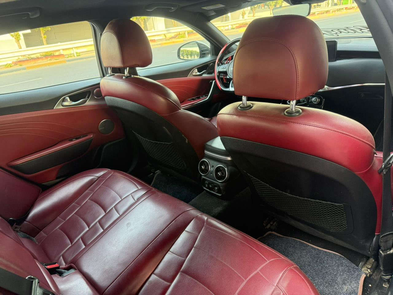 سلام وعليكم كيه سنتكر موديل. 2022 أمريكيه بيه بنيد أو  جاملخ بدون دواخل  6سلندر تون تيربو فول واصفات  رقمه 11بغداد عنوان بغداد  جكوك رقم تلفون ***********
