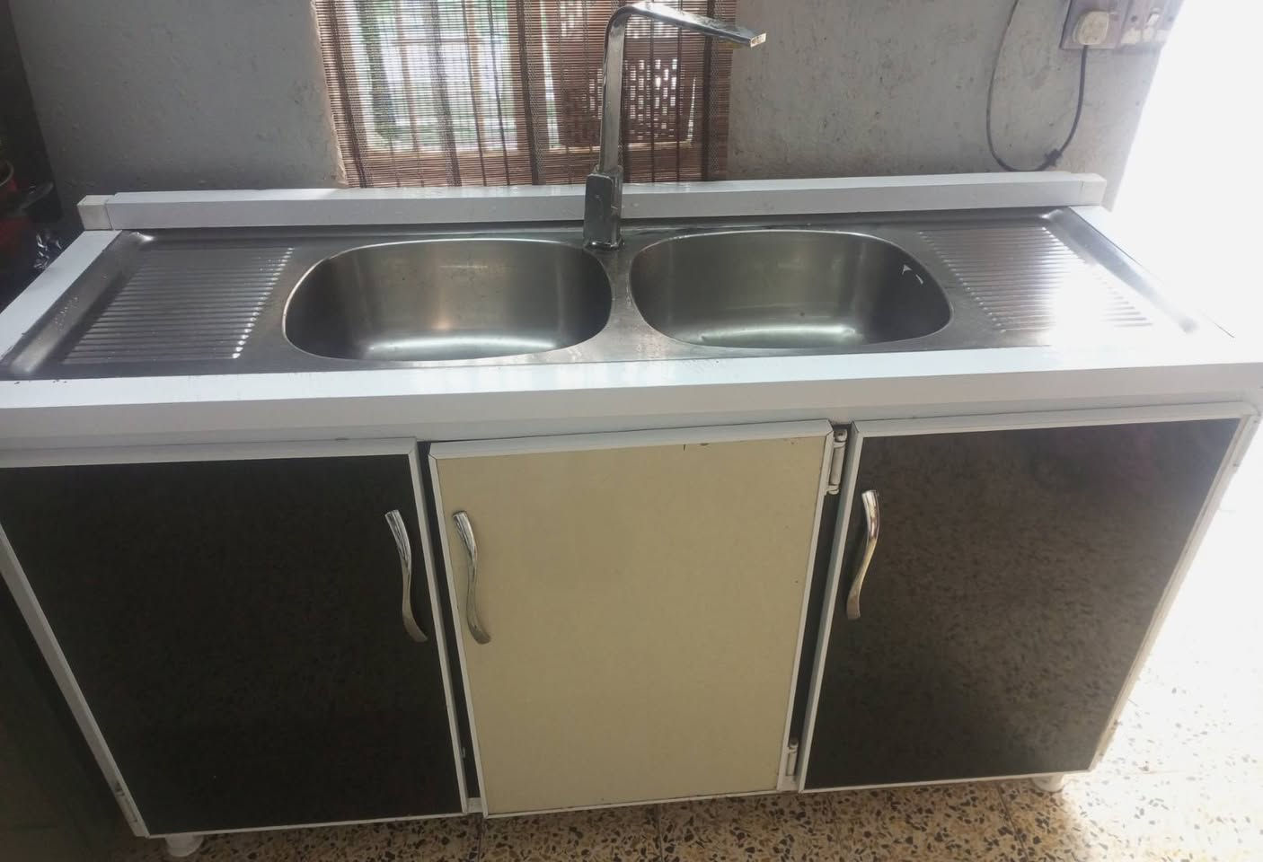 سنك حوضين اي عيب مابي سعر 85الف ***********
