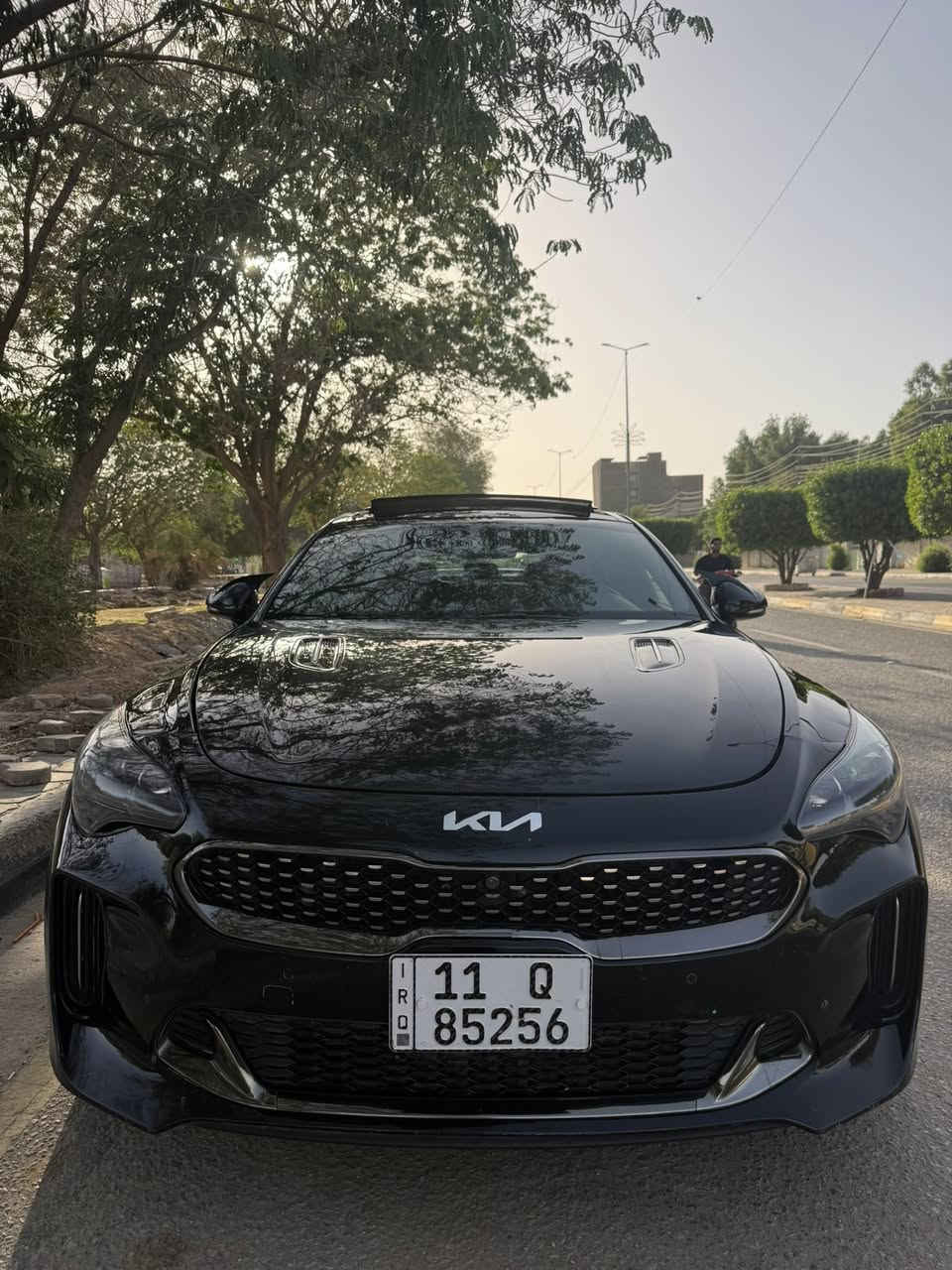 بيع او مراوس 
السعر ١٧٨

🚗 للبيع – كيا ستينجر 2023 فول مواصفات  

🔹 الموديل: 2023 (آخر إصدار)  
🔹 الفئة: GT-Line فل كامل  

🔹 المحرك: 2.5 تيربو – 4 سلندر  
🔹 القوة: حوالي 300 حصان  
🔹 الرقم: بغداد  
🔹 الموقع: كربلاء المقدسة  

✨ المواصفات:  
✔ سقف بانوراما  
✔ بصمة أبواب + تشغيل بصمة  
✔ تبريد ثنائي (دبل زون)  
✔ نظام Auto Hold  
✔ مرايا شفط + شاير  
✔ نظام ترحيب (إضاءة الأبواب + شاشات)  
✔ مقاعد جلد (حضن) كهرباء + تدفئة  
✔ كاميرا خلفية + حساسات  
✔ حساس أمطار  
✔ شاشة كبيرة  
✔ رادار أمامي وخلفي  
✔ شاحن لاسلكي  
رادار جانبي
تشغيل عن بعد
سايد بريد بصمة
خمس انضمة قيادة
حساسات خلفيه 
كشنات كهرباء السايق +الصدر
شاشه كبيره ابل كار بلي +اندرويد اوتو
ويل ١٨ +فجوج برمبو
سبايدر خلفي ابو اللد وي السكن والبريك
✔ نظام صوتي Harman Kardon – 15 سماعة  
كير at ٨سرعات

🛠 الحالة:  
✔ مكفولة (محرك + كير)  
- باب الراكب ربع صبغ  
- بنيد مصبوغ  
صدر امامي خلفي جديد
تبريد ثلج قطعتين 
📞
تعديل في الشاصي فقط بدون كص او لحيم


**إذا كنت صاحب هذا الإعلان وتريد حذفه لأي سبب، رجاءا أرسل رسالة إلى الدعم الفني**