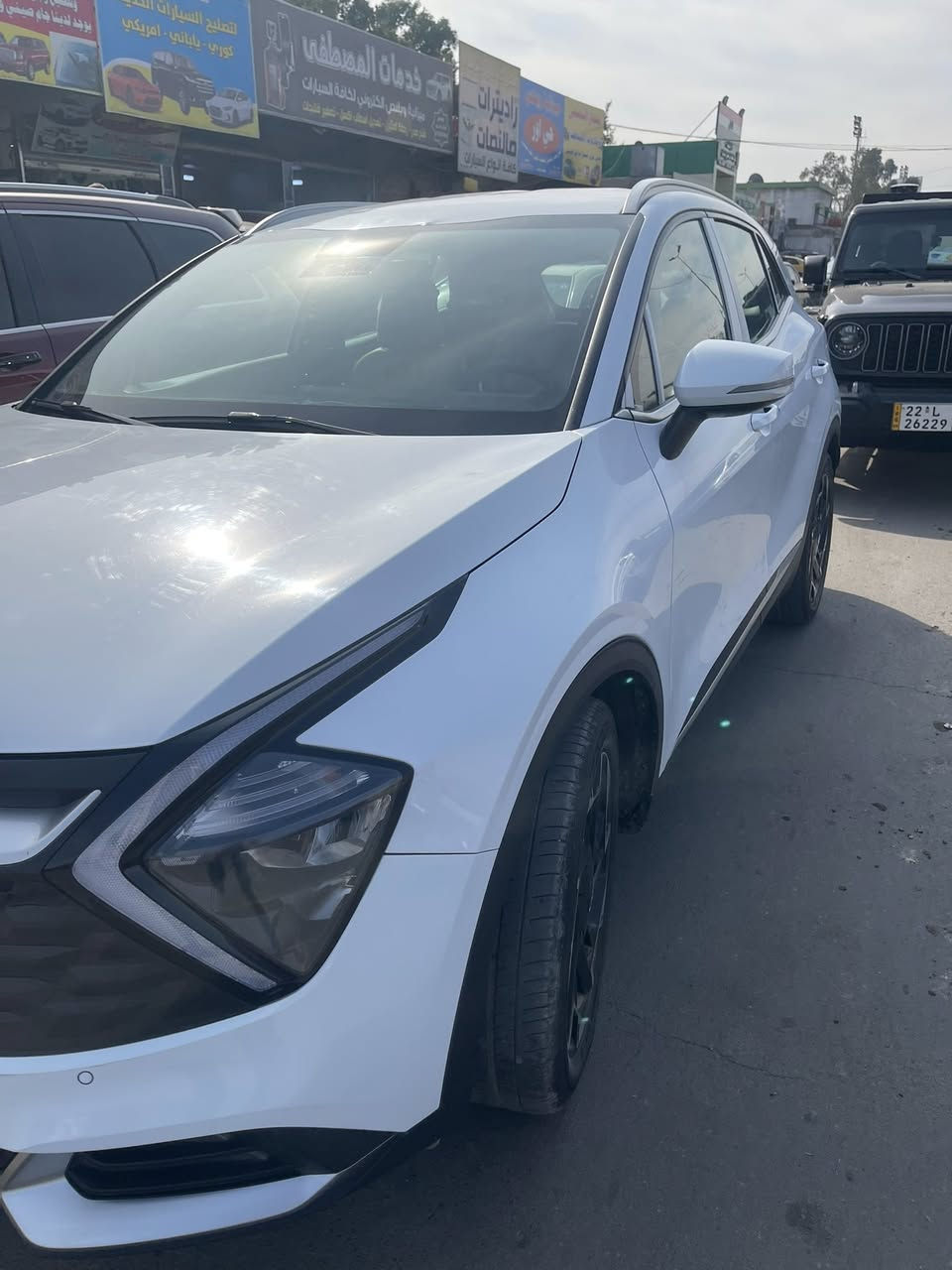 السلام عليكم كيا سبورتج موديل 2023 خليجي مكفوله من الصبغ السياره فول عده البنوراما السعر 217 وبيه مجال للاستفسار اكثر *********** مكان السياره بغداد
