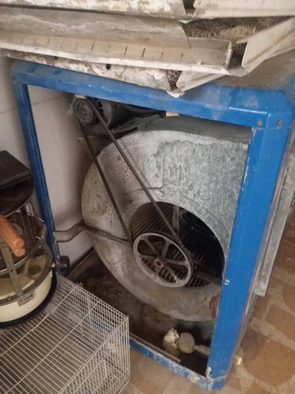 مبرده حجم كبير ماعرف قياسها بس اكبر شي
شغاله مابيها اي نقص حتى الحلفه مشتريلها بس رايدلها تنضيف واني كاعد بشقه وماكدر انضفها اريد ابيعها السعر 150 الف مكاني زانكو رقمي ***********

