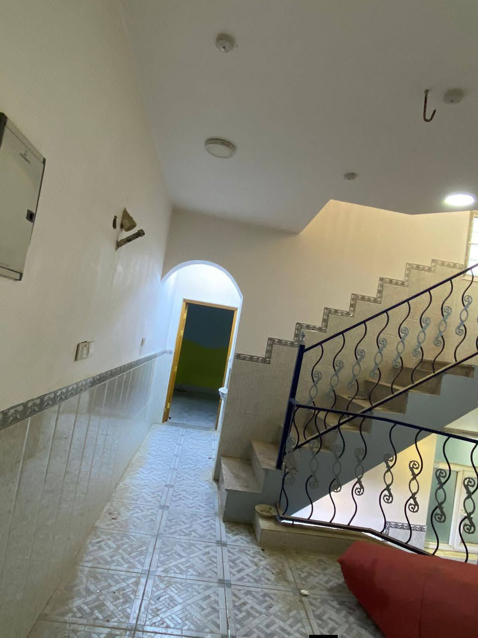 دار للايجار 
100 م طابقين الايجار 400
نجف حي الوفاء قرب منطقة الاساتذه مقابيل جزيره يحتوي. ع 3 غرف نوم وصالتين وستقبال ومطبخ وصحيات
***********
