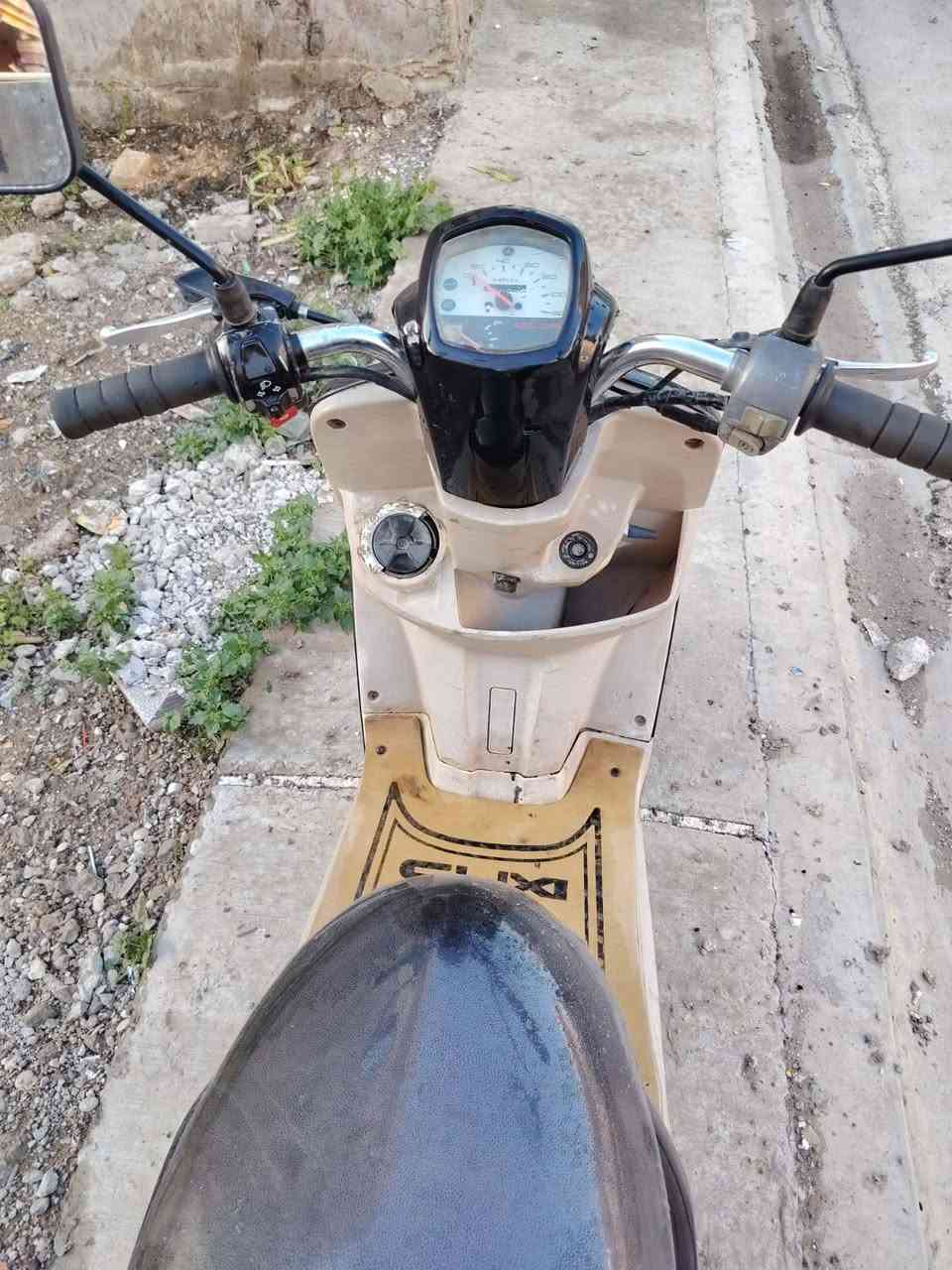 السلام عليكم دراجه بوليس للبيع موديل 2009 نظيفه مكينه ناعمه كهربائيات كلهه شغاله دراجه خير من الله حلوه نقص اشاره خلفيه فقط سلف شغال بس ظعيف فقط دراجه حلوه المكان بعقوبة فلكه الأمين السعر 550 وبيهه مجال بسيط ***********
