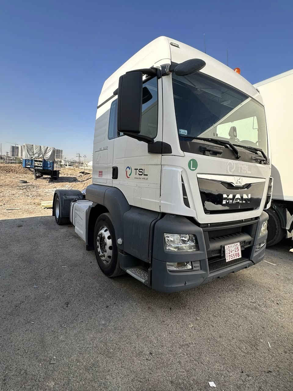 مان راس تاك دبل قماره سبرينك امامي
مان موديل:2016
مواصفات:    حاسه كاميرا ويل كروم    
گير: ئوتوماتيك
كاتي : دهوك جديد
مكان سليمانييه
***********
***********
