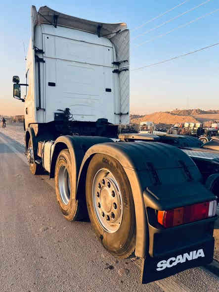 سكانيا سحال تك بلادي
2002
محرك 6 انجكتر 
كير 900 3/3 رتايتر 
تخم تاير
كفاله عامه بلاديه
بدون ارقام 
السعر 120 وا بيه مجال 
العنوان بغداد
‏‪***********‬‏
