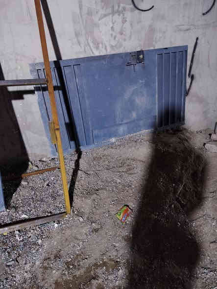 سلام عليكم باب اسلايت ٣ أمتار شرط كل عيب مابيها مكان حي العسكري شراي يتصل ***********
