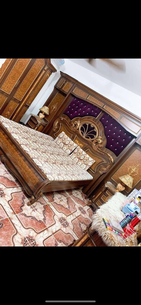 سلام عليكم للبيع غرفه نوم ماليزي مكاني شعله جكوك الساتذه 
‪ *********** مكلف بل نشر
سعره ٤٠٠
