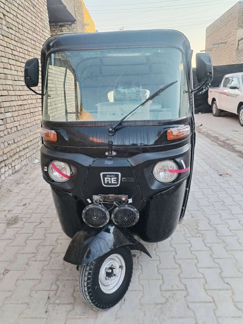 سلام عليكم تكتك للبيع موديل 22 شهر 6 كفالة عامة بس بيها شوي خياسات أوراق وكيلها شاكر
***********
سعر 7700
