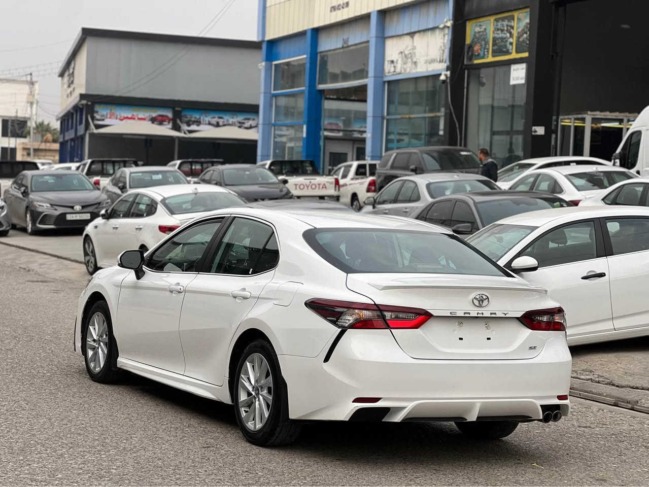 TOYOTA CAMRY 2024 SE 🤍
تيوتا كامري ٢٠٢٤ اس اي
موصفات 
بصمه ⚫️
شاشه كبير 🖥️
رادار 
حساس 
كشن هيتر
سكان هيتر 
تحكم ستيرن 
تحديد سرعه 
كشن جلد 
كشن كهرباي
و بعد مواصفات موجود بل سياره 
ضرر: جملغ و بنيد صبغ بدون دواخل بدون ارباك صور حادث موجود بل منشورا 
مكان سياره اربيل شارع ١٠٠ م 
☎️***********☎️ اكر, نينوى
