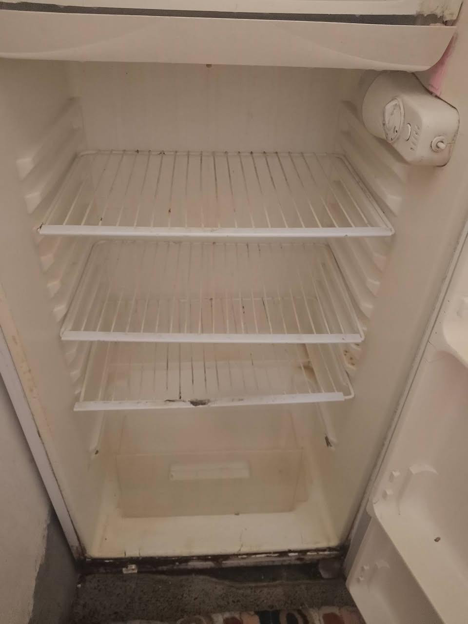 ثلاجه للبيع تجميد فوك وجوه سعر 75 بيه مجال مكاني كنطرةالسلام المدرسي *********** بيه وتساب
