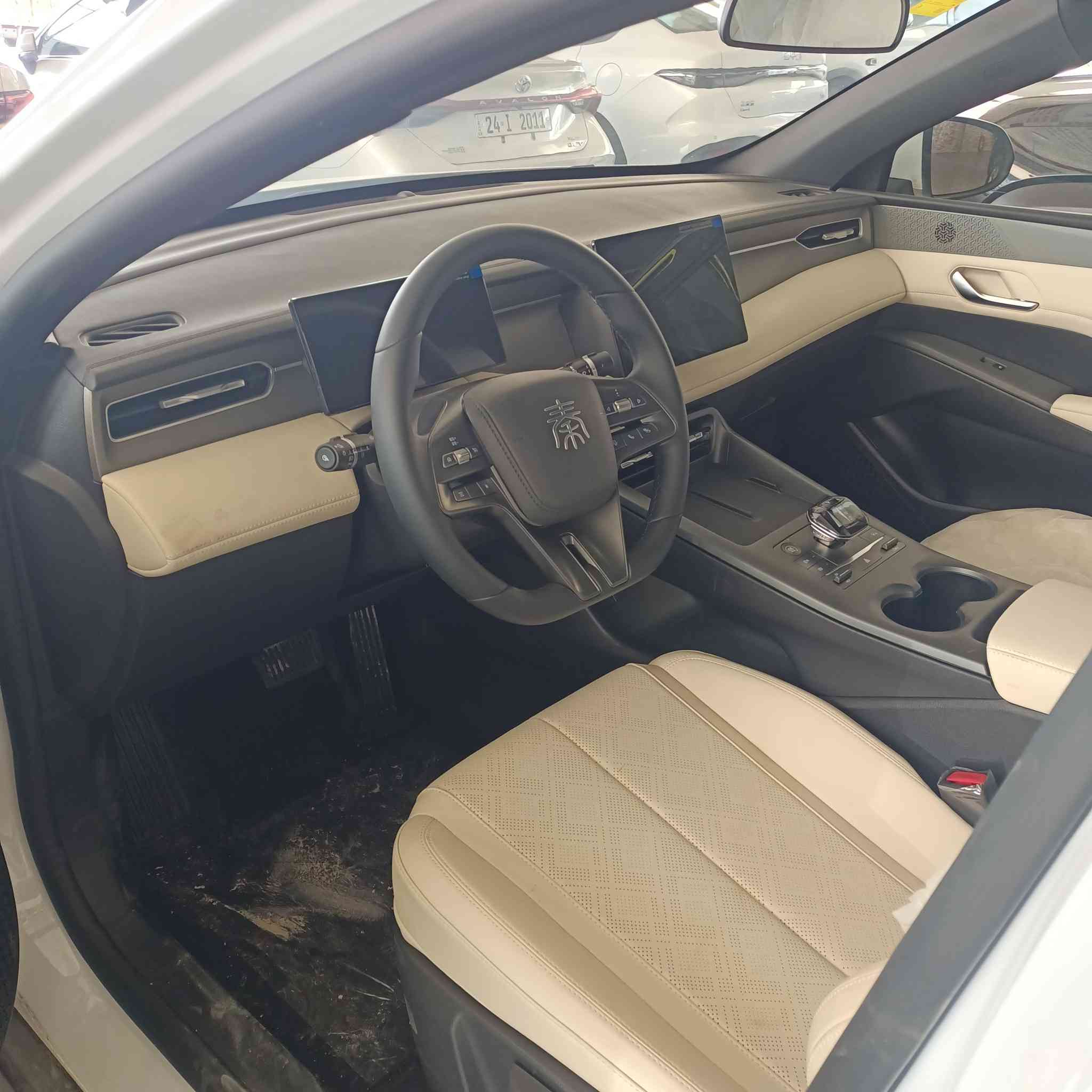 السلام عليكم ورحمه الله 
بي واي دي،،،بلس 2025
, فول مواصفات لكن بدون فتحه سقف 
مواصفات السياره معروفه 
شاشات ديجيت 
رادار امامي رادار جانبي 
توقف الذاتي 
داخل بيج مخملي 
تحكمات ستير 
وباقي المواصفات معروفه عن البي واي 
🍂🍂🍂🍂🍂🍂
ملاحظه 
تجهيز السياره بنظام التقسيط للموظفين من الموصل مقدمه 65 اووو 70 وبالشهر 300 دولار والباقي حسب الاتفاق 
تسديد يدوي تسليم فوري بدون كفيل بدون حجز ماستر كارد بدون تعامل بالبنك 
الاستفسار اتصال هاتفي مباشر 
***********
***********
خابر وتؤمر📱
