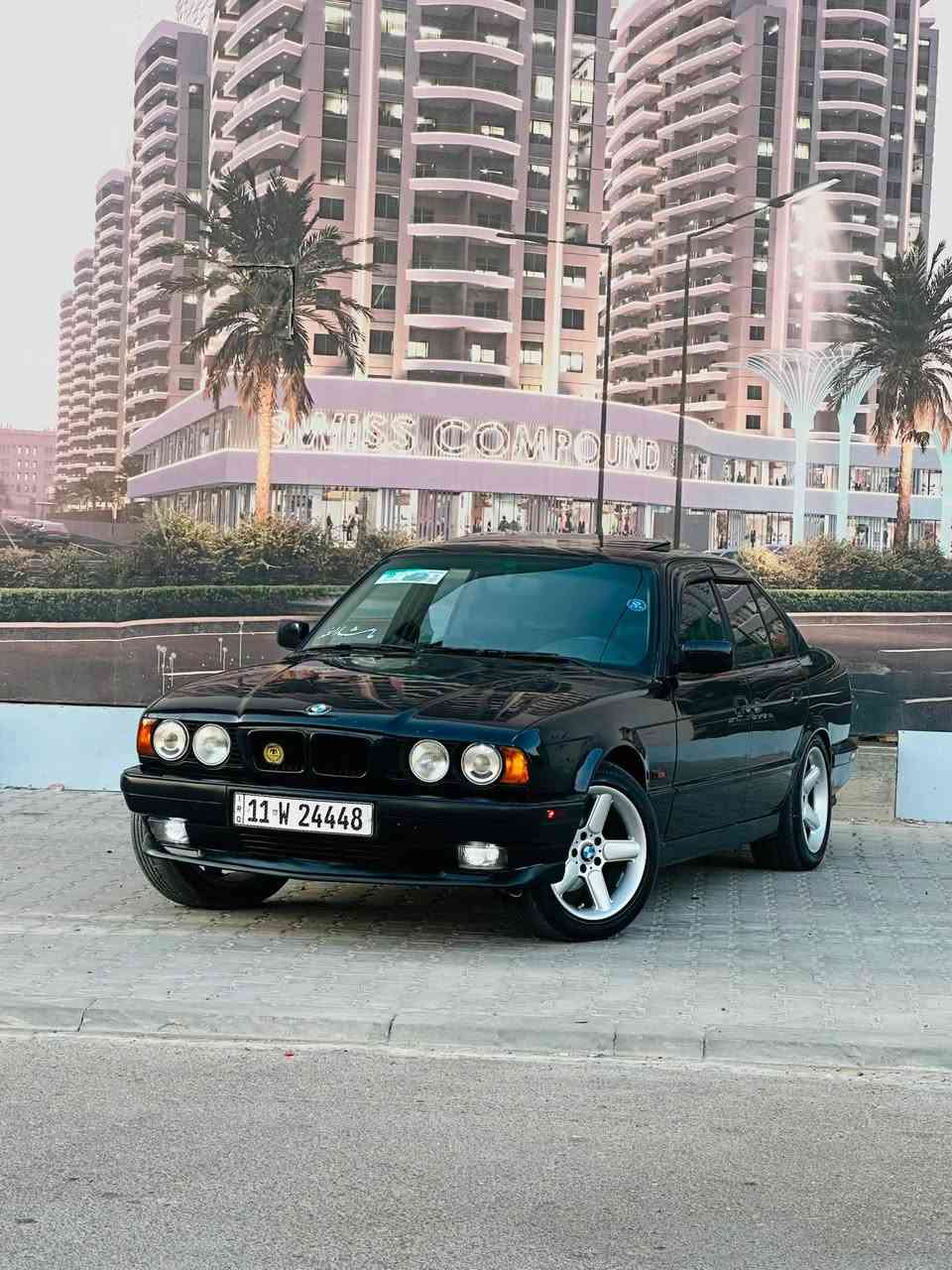 ⸻
BMW 525i E34
موديل 1994 اصل وفصل 

✨ سيارة نظيفة ومعتنى بيها

▪️ الموديل: BMW 525i E34
▪️ المحرك: 2500 سي سي (6 سلندر)
▪️ ناقل الحركة: أوتوماتيك
▪️ اللون: نيلي غامق
▪️ فتحة سقف أصلية
▪️ داخلية جلد أسود مع تطعيم خشب
▪️ تبريد ممتاز ❄️
▪️ محرك وجير بحالة ممتازة
▪️ إنارة كاملة شغالة
▪️ السيارة جاهزة للاستخدام اليومي بدون مصاريف

المميزات:

✅جام 4 كهرباء
✅دبل ايرباك
✅دبل جكمجه
✅كشنات جلد
✅بجم عريض 
✅سياره دعامات كلها M 
✅لايت عالي ناصي كله زنون 

💰 السعر: 82/ قابل للتفاوض للجادين.

📞 للاستفسار أو الاتصال. ***********
مكان سياره بغداد حي الجامعه 
“الرجاء عدم بخس السعر، السيارة تستحق.” 🚘�

