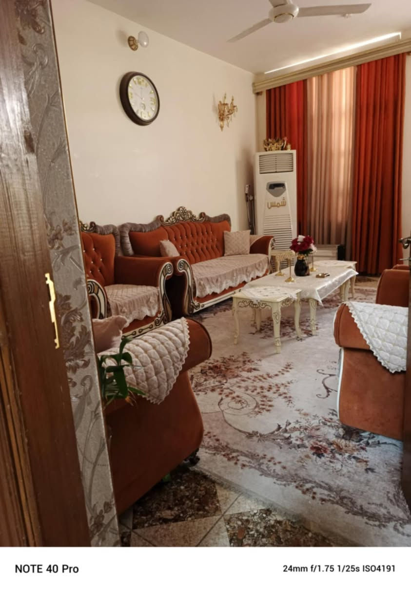 ⭕ يتوفر مشتمل للبيع في منطقة الخاجية قرب علاء ماركت .
♻️ مساحة المشتمل 100م . 
♻️ ( الواجهة 5 × 20 النزال )
♻️ المشتمل المشيدة في العام 2020
♻️ عرض الشارع 20م . 
المشتمل المشيد من طابقين ::
⚜️ يضم الطابق الاول استقبال وهول ومطبخ وغرفة نوم وصحيات . 
⚜️ يضم الطابق الثاني غرفة نوم وهول وصحيات وسطح . 
لمعرفة السعر الاتصال على الرقم ***********
